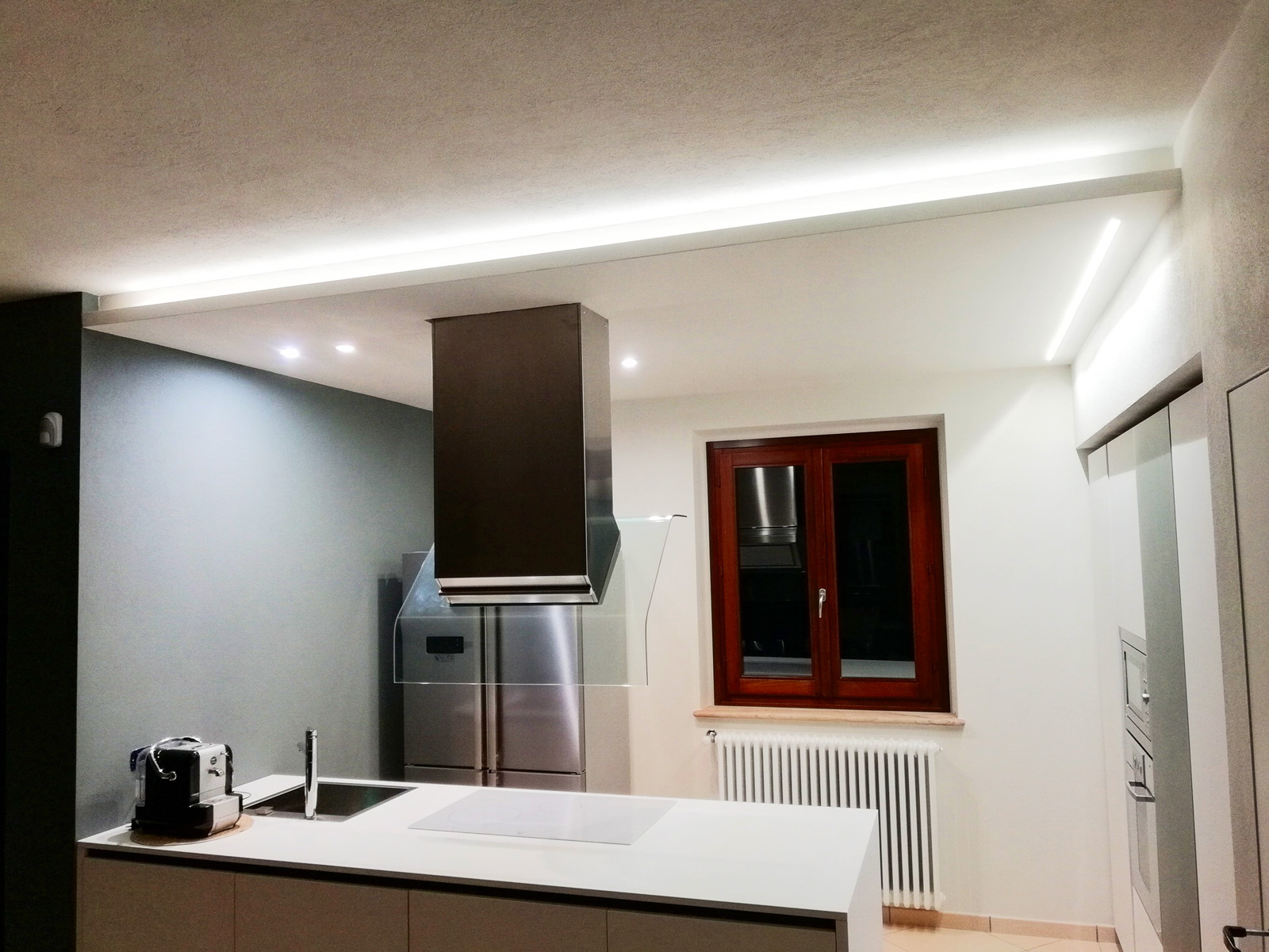 Dettagli Illuminazione moderna a led per una cucina a led a Castellinaldo D'Alba (CN)